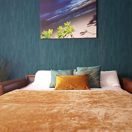 A Space That Feels Like Home With Private Parking Málaga Buitenkant foto